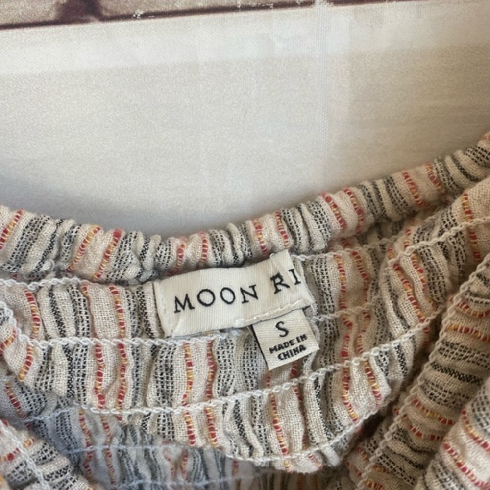 Moon River Ruffle Top - Picture 3 of 3